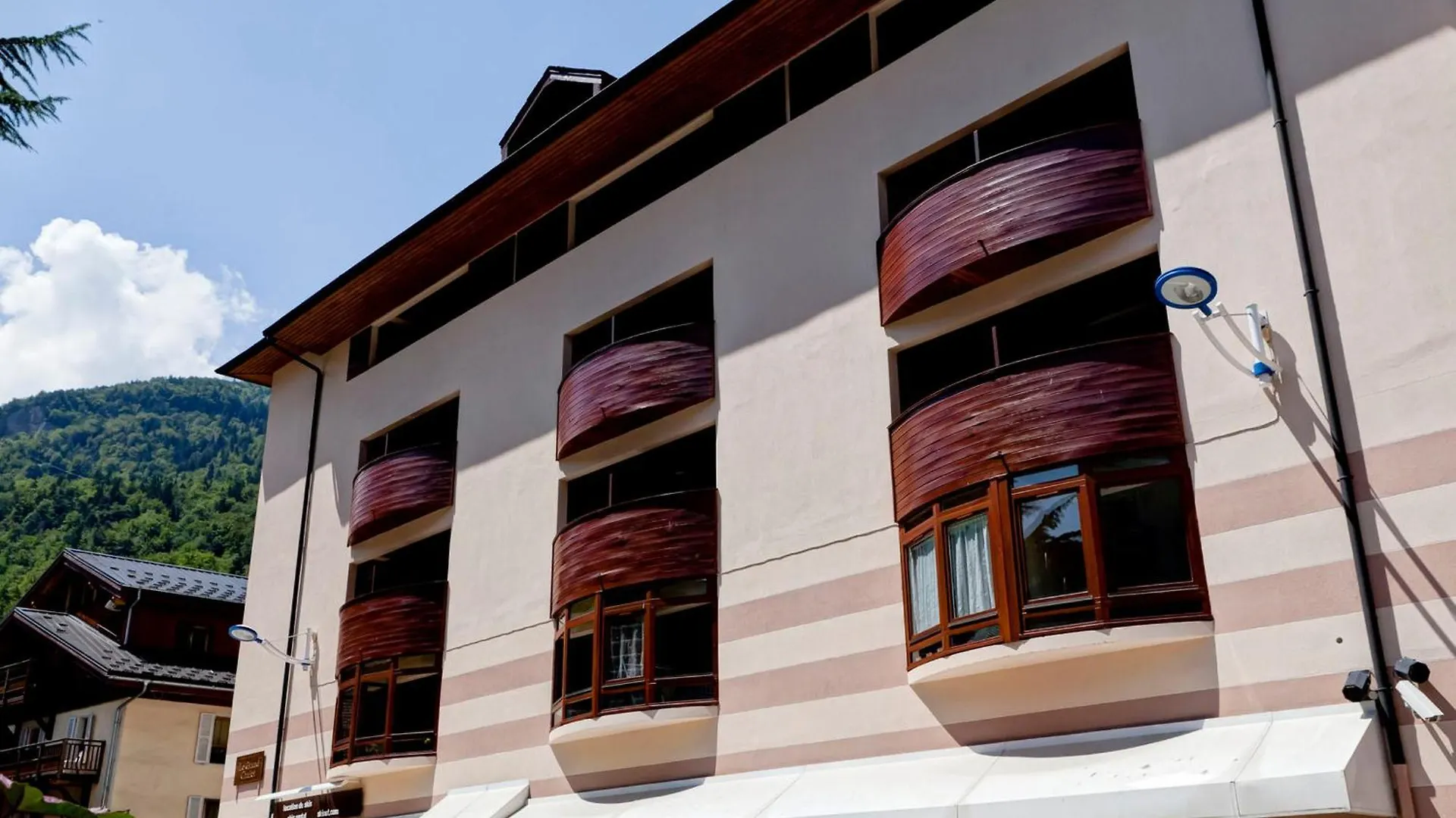 Apartment Studio Avec Balcon Sud, Wi-Fi Et Parking Couvert, Centre Brides-Les-Bains - Fr-1-512-135
